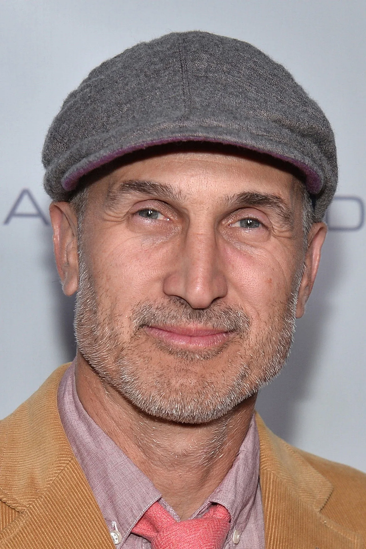 Imagem de Craig Gillespie — Supergirl (2026) entrega Kara Zor-El como heroína autodestrutiva