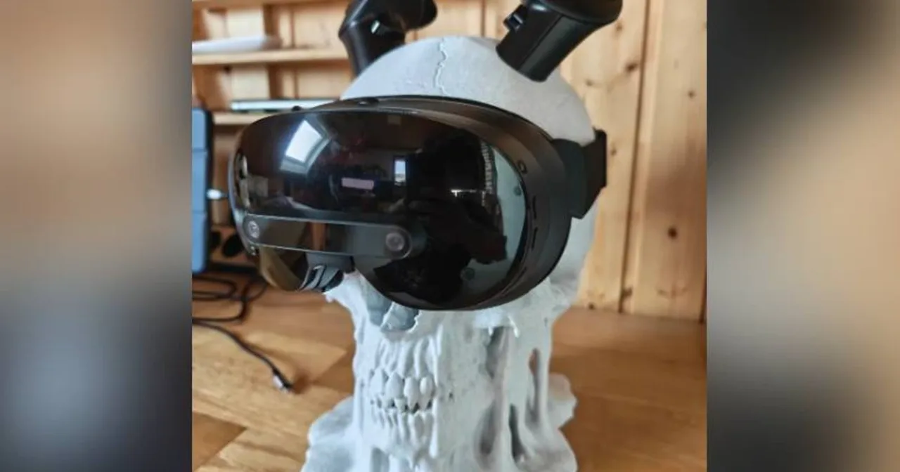 Steam Frame headset ao lado de modelos CAD e impressora 3D mostrando mods personalizados