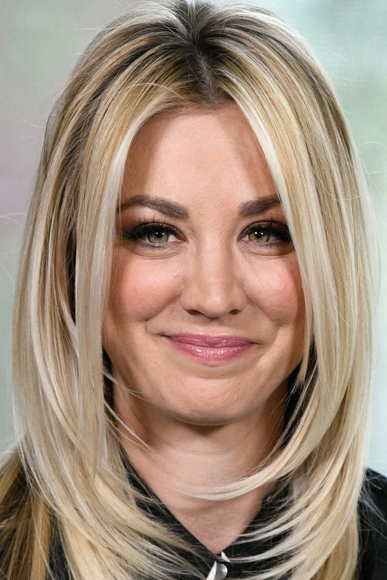 Imagem de Kaley Cuoco — Kaley Cuoco estreia em "Virtuosity" ao lado de Denzel Washington
