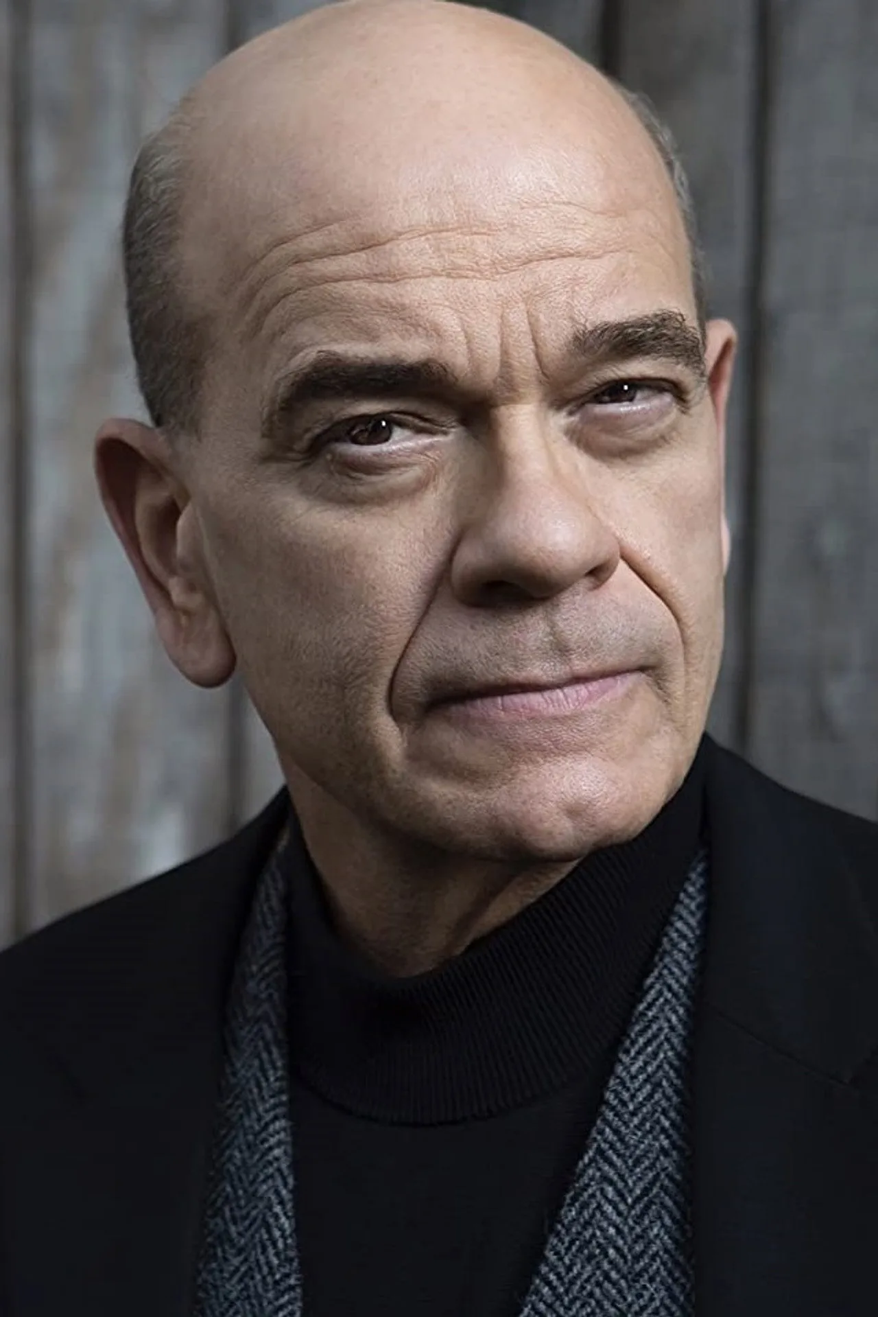 Imagem de Robert Picardo — Robert Picardo não pôde fazer piada com Arnold Schwarzenegger em Total