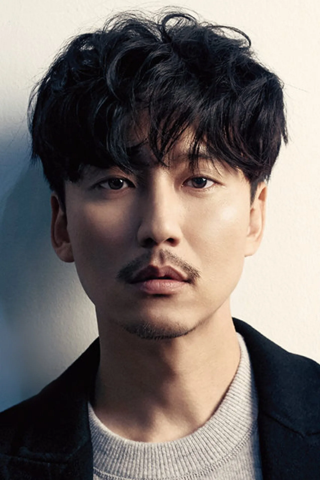 Imagem de Kim Nam Gil — Kim Nam Gil e Lee Joo Bin: quem comanda 'The Shady Lawyer' e por que i