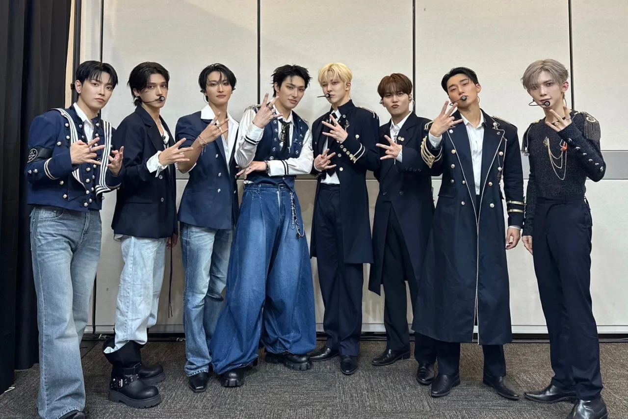 Imagem ilustrativa: ATEEZ conquista 5º troféu com 'BAD' no Music Core: ENHYPEN, KiiiKiii e a despedida dos MCs