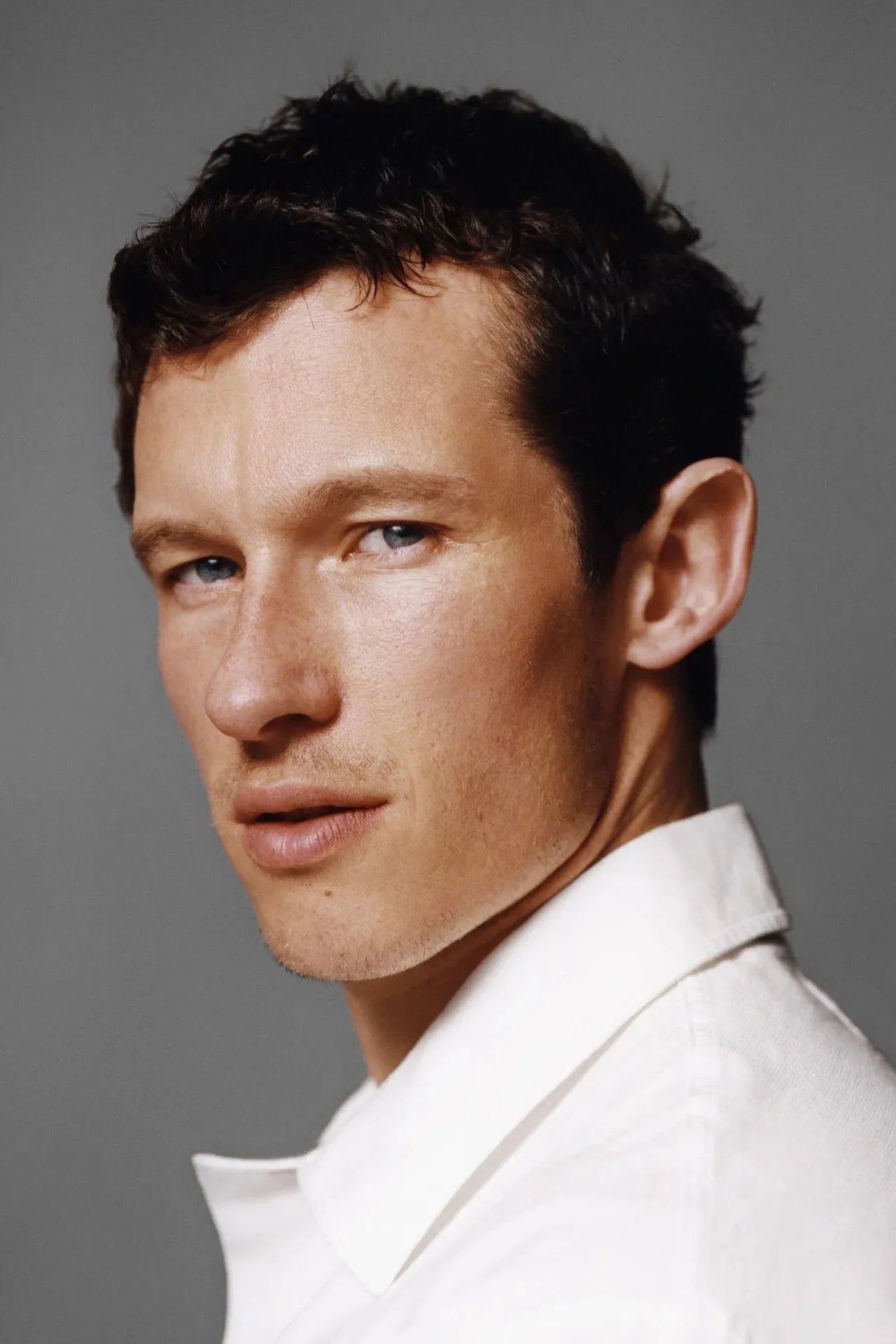 Imagem de Callum Turner — Green Room: Por que o horror da A24 falhou e virou cult