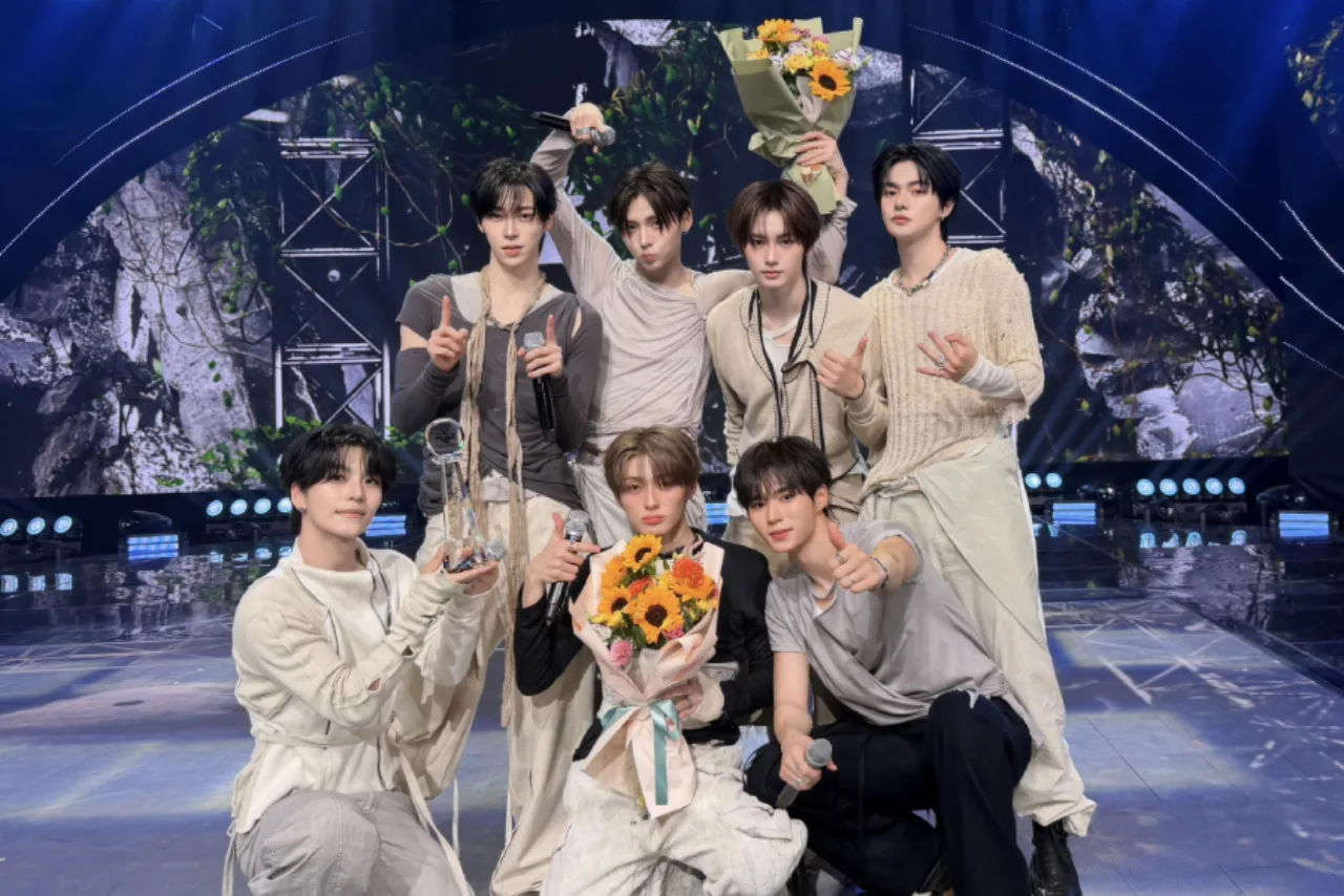 Imagem ilustrativa: Alpha Drive One: 3ª vitória com “Born Dire” no Music Bank — o que isso revela?