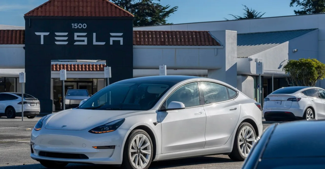 Imagem ilustrativa: Tesla Model 3: 5 lições que o acidente fatal no Texas nos ensina sobre o FSD