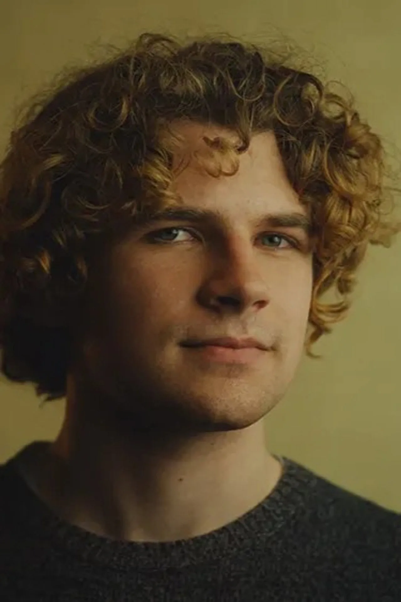 Imagem de Kane Parsons — Christopher Nolan elogia sucesso indie de Obsession e Backrooms e aler