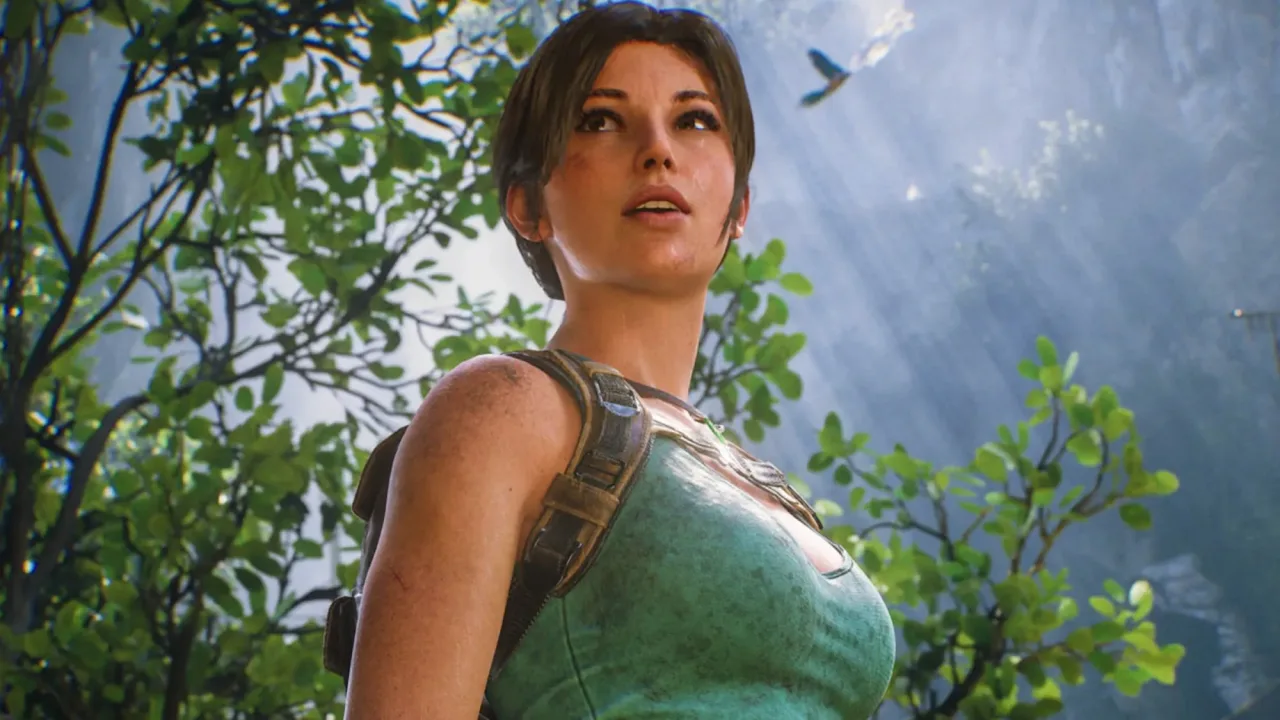 Lara Croft em pose aventureira diante de ruínas submersas, com o logo de Tomb Raider: Legacy of Atlantis ao fundo