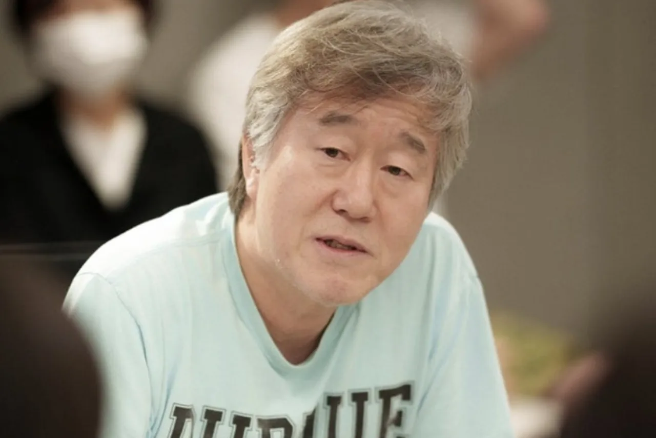 Imagem ilustrativa: Ahn Pan Seok, 64: o que a última série "Romance Expert" deixa para o fandom?