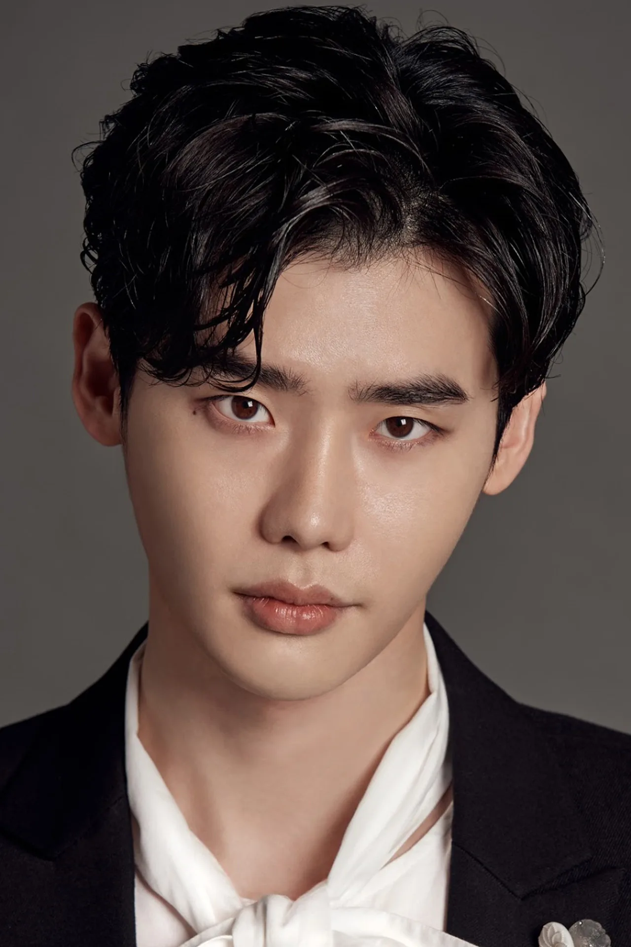 Imagem de Lee Jong Suk — Lee Jong Suk e Lee Se Young chegam em "The Remarried Empress": quem vi