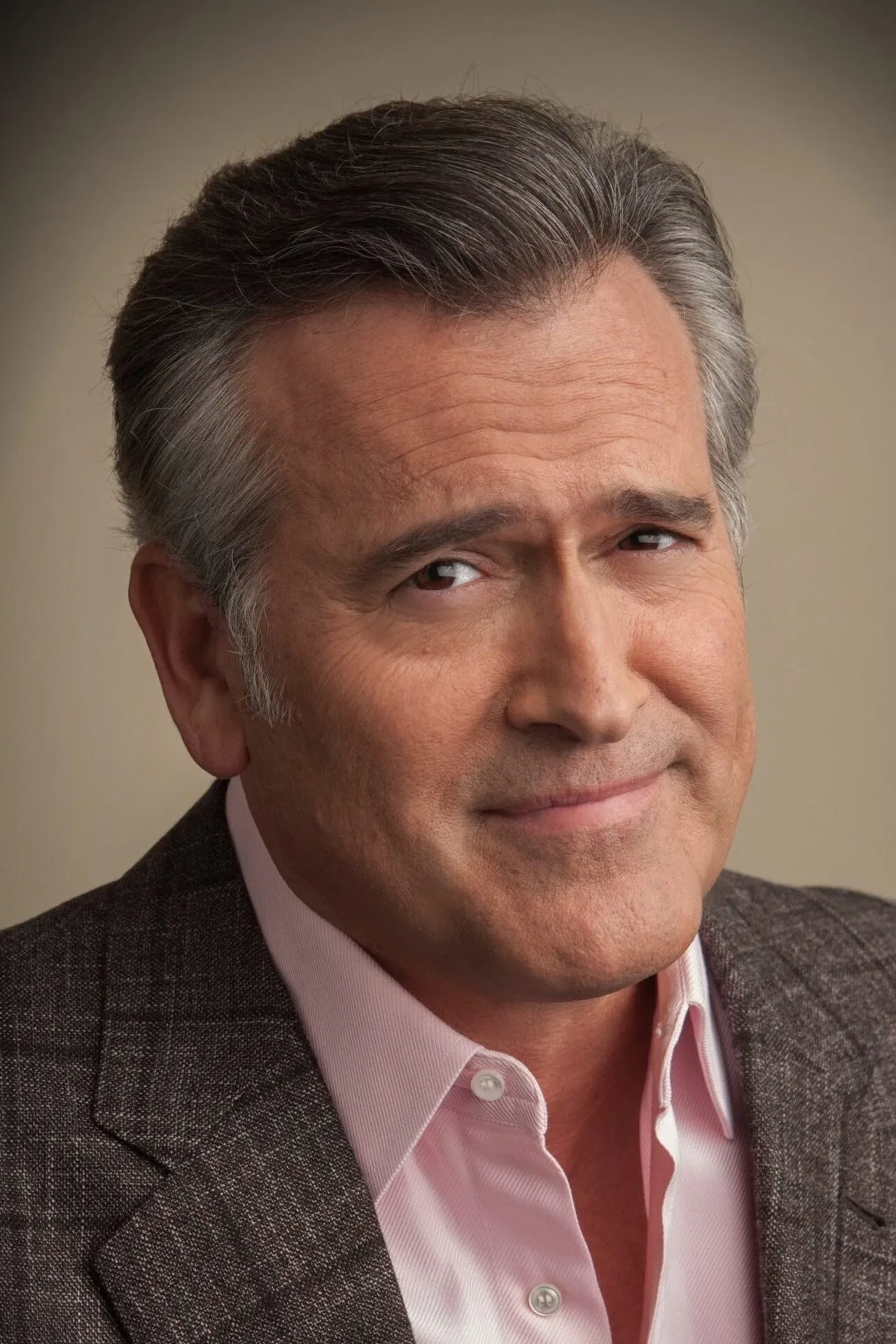 Imagem de Bruce Campbell — Bruce Campbell critica a falta de humor nos novos Evil Dead – o que es