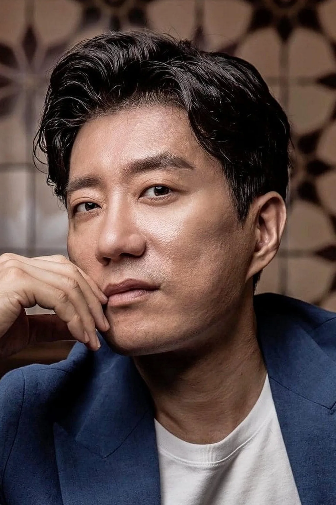 Imagem de Kim Myung Min — Kim Myung Min negocia papel em drama 'New Neighborhood'