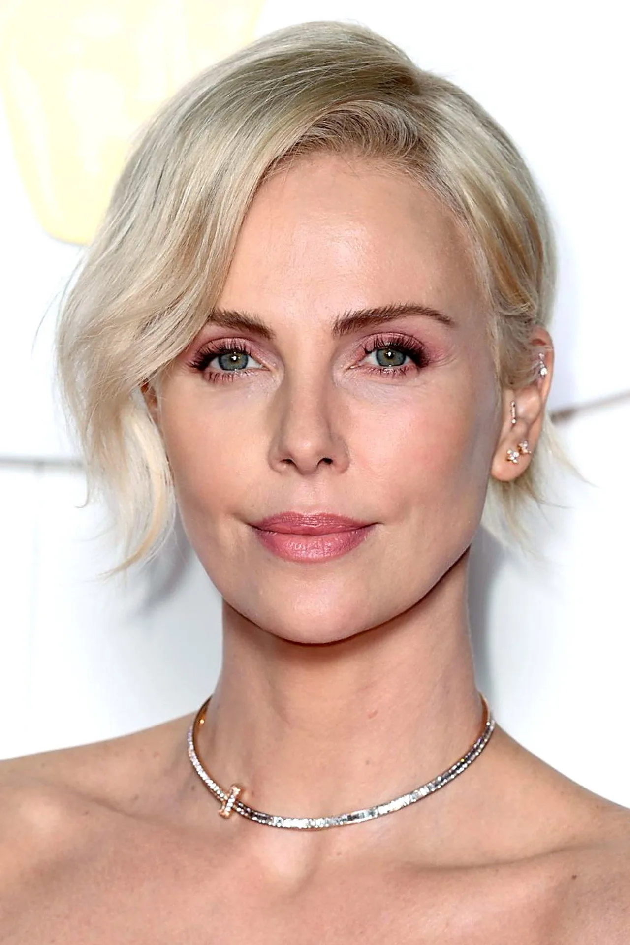 Imagem de Charlize Theron — The Odyssey: 21 atores que já brilharam em Marvel ou DC – quem você re