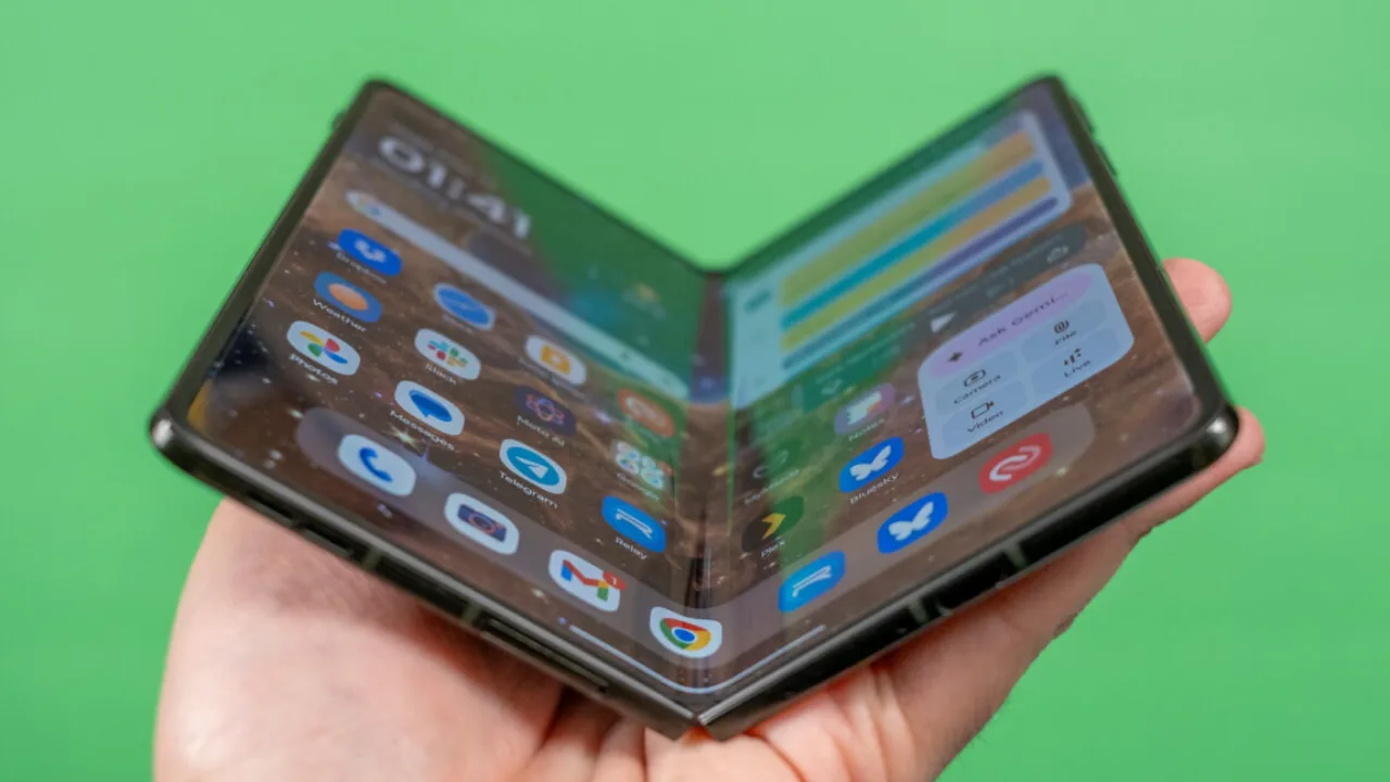 Imagem ilustrativa: Motorola Razr Fold: o dobrável de luxo que custa quase um salário