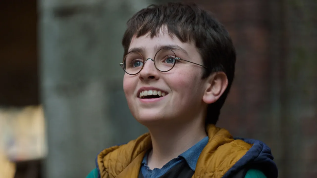 Imagem ilustrativa: Harry Potter Season 1 da HBO: Por que a cena do Espelho de Ojesed deve trazer personagens cortados