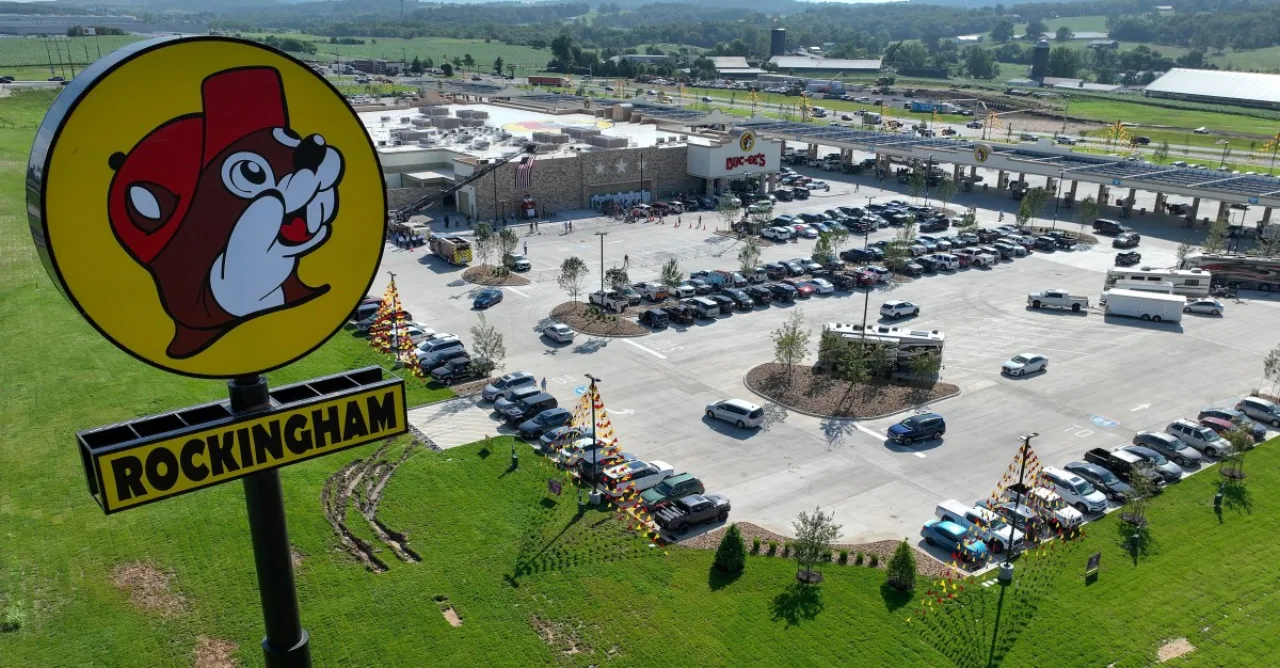 Imagem ilustrativa: Buc-ee’s ignora desafio de John Oliver e processa outra loja pequena — o que isso revela