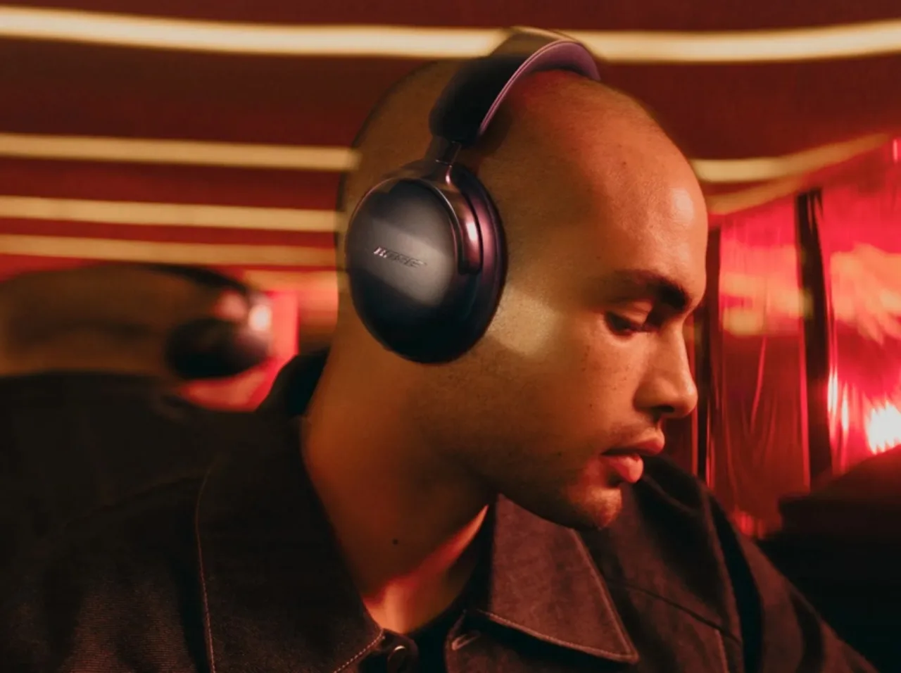 Imagem ilustrativa: Bose QuietComfort Ultra 2ª geração chega a US$ 379 com desconto de US$ 70