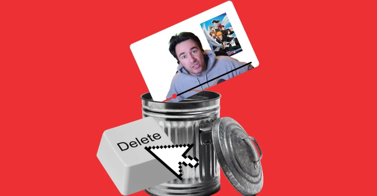 Nicholas Light, em frente ao computador, observa a tela com o ícone de aviso de strikes do YouTube