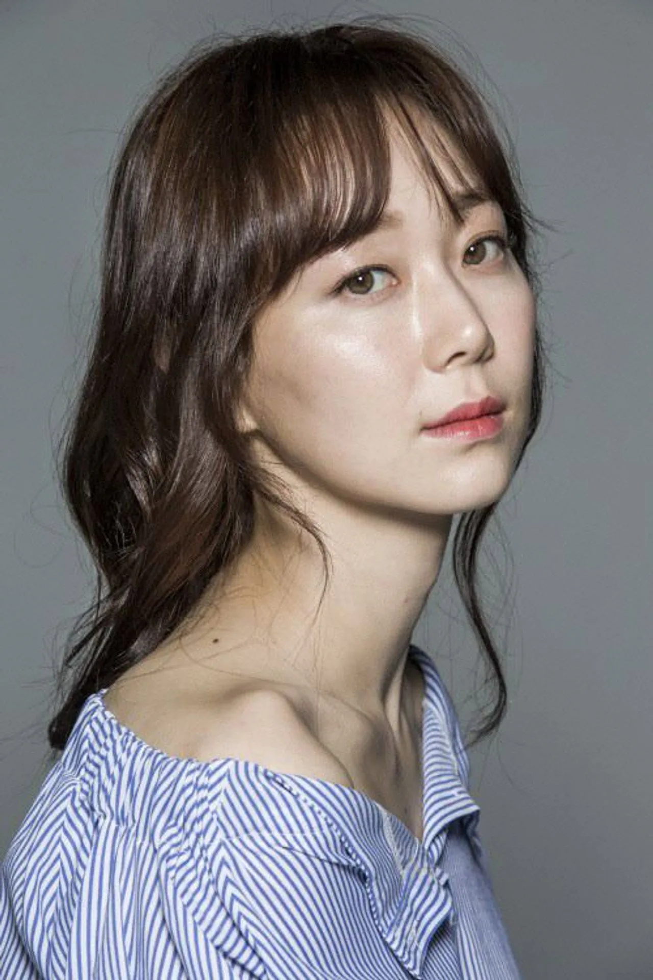 Imagem de Lee Yoo Young — Lee Yoo Young dá à luz segunda filha