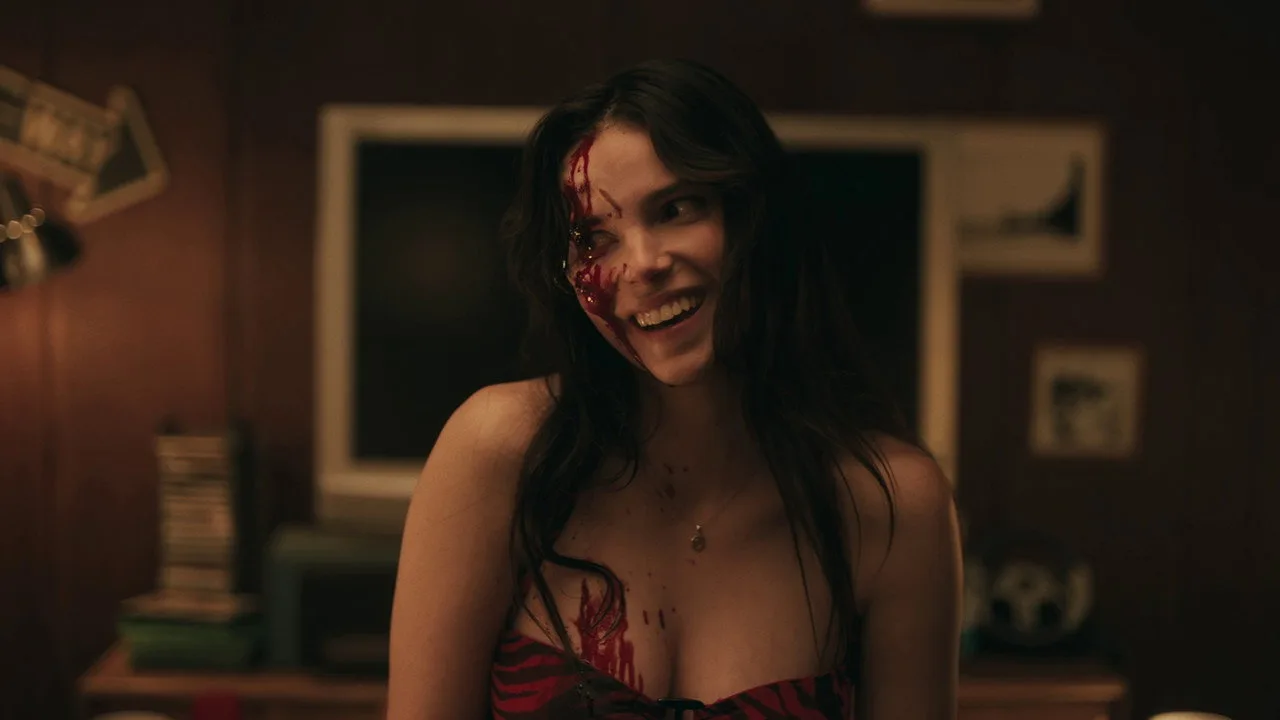 Imagem de Obsession — Obsession: diretor Curry Barker revela destino de Nikki após créditos