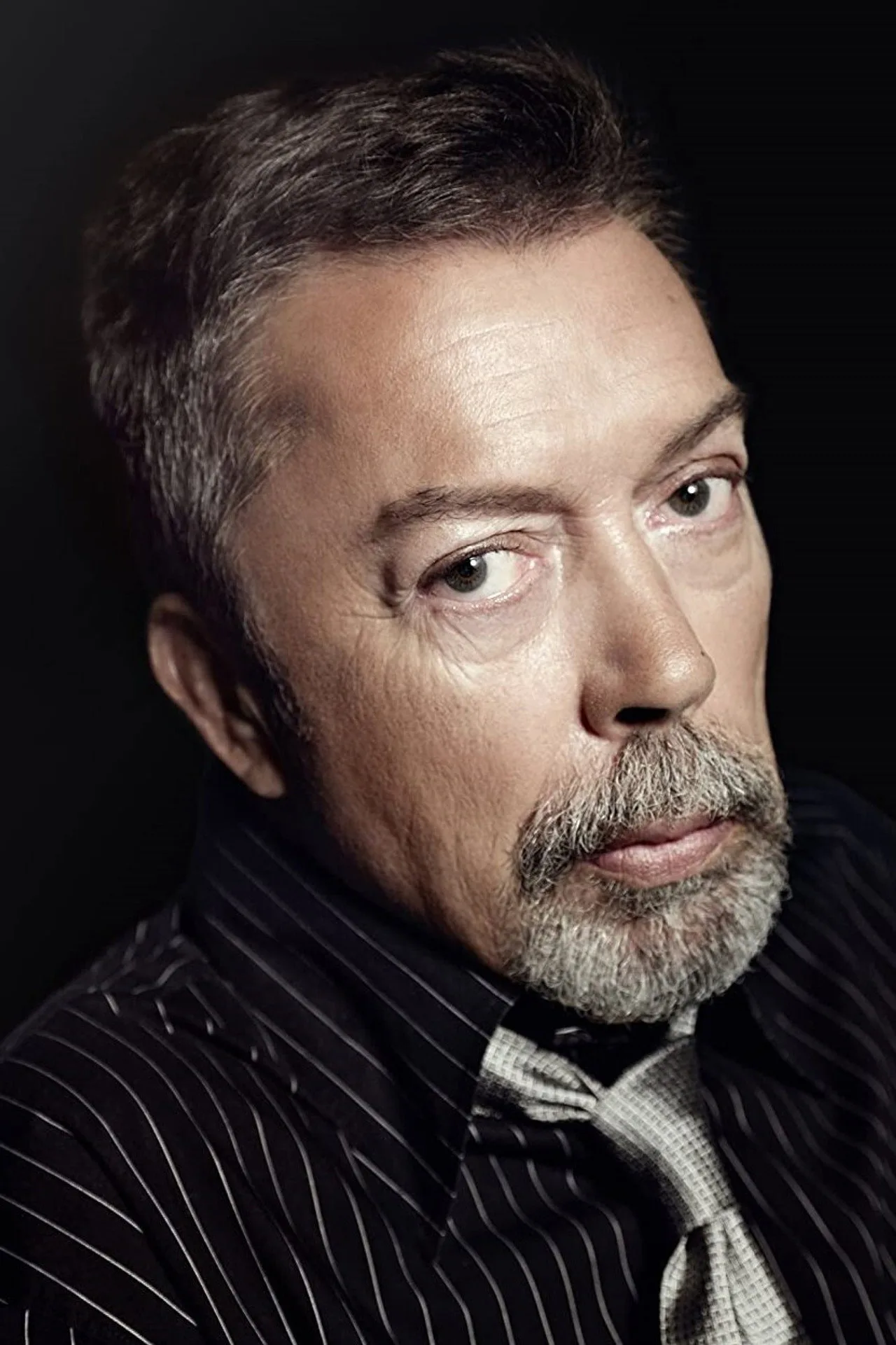 Imagem de Tim Curry — Tim Curry em 'Clue': a atuação que brilhou apesar do fiasco