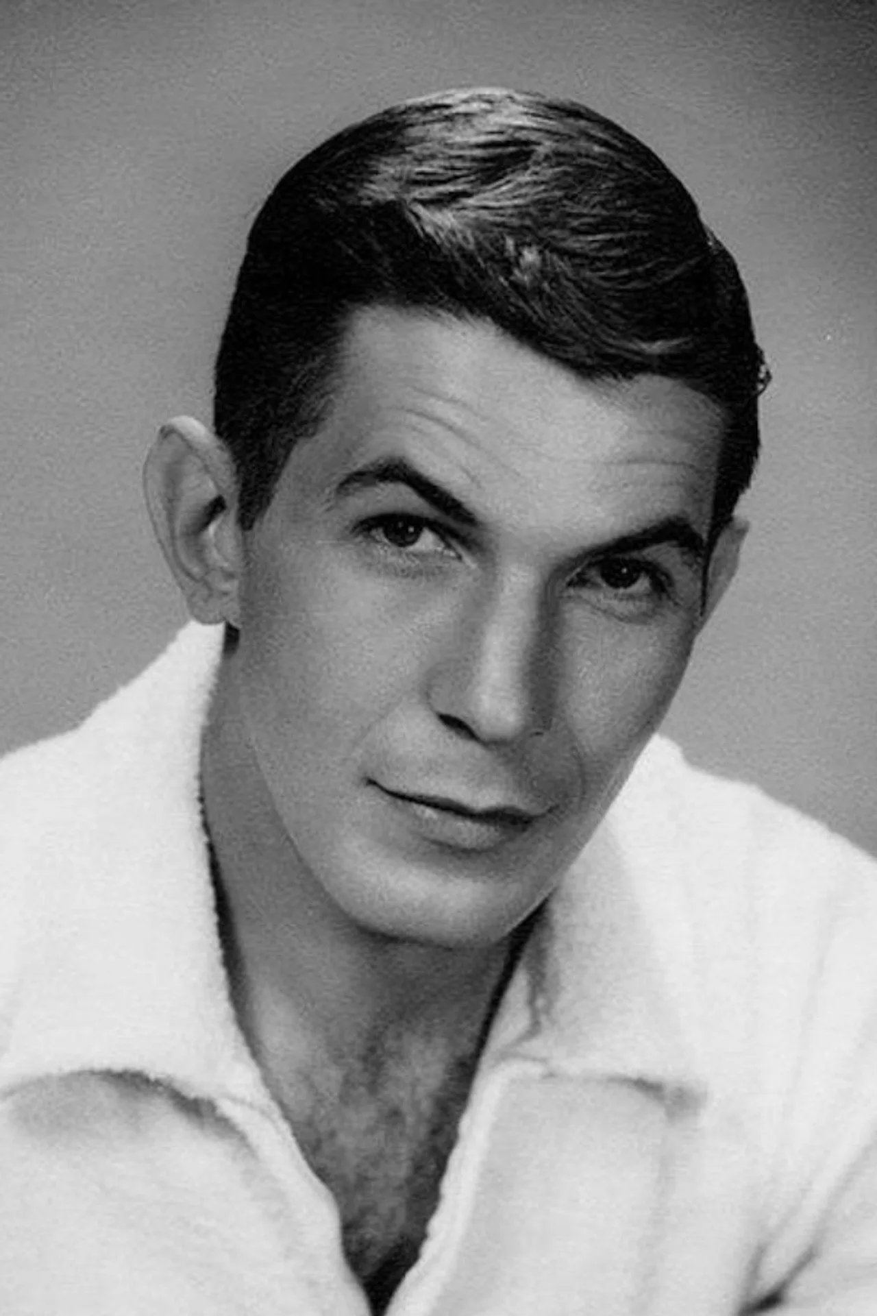 Imagem de Leonard Nimoy — Leonard Nimoy em Tombstone Territory: o western esquecido que ainda in