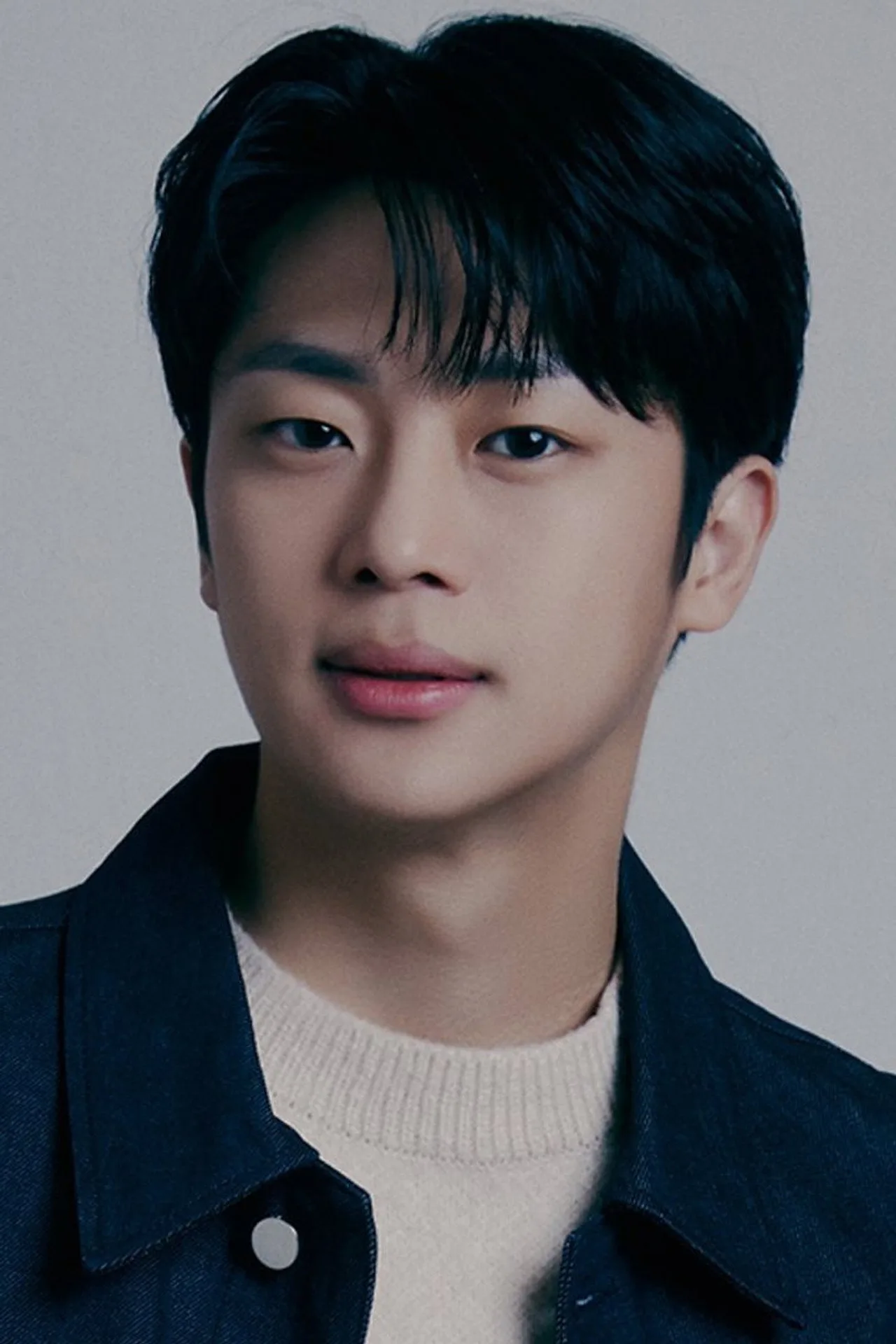 Imagem de Lee Sin Young — Triste Tropiques: estreia em 25/11 com Lee Sin Young surdo