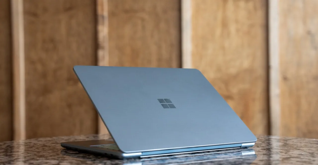 Imagem ilustrativa: Surface Pro 12" e Surface Laptop 13" chegam com 8 GB de RAM por US$ 849