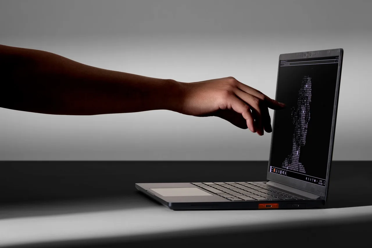 Imagem ilustrativa: Framework lança o "MacBook Pro do Linux": conheça o laptop modular que promete revolucionar o sistem