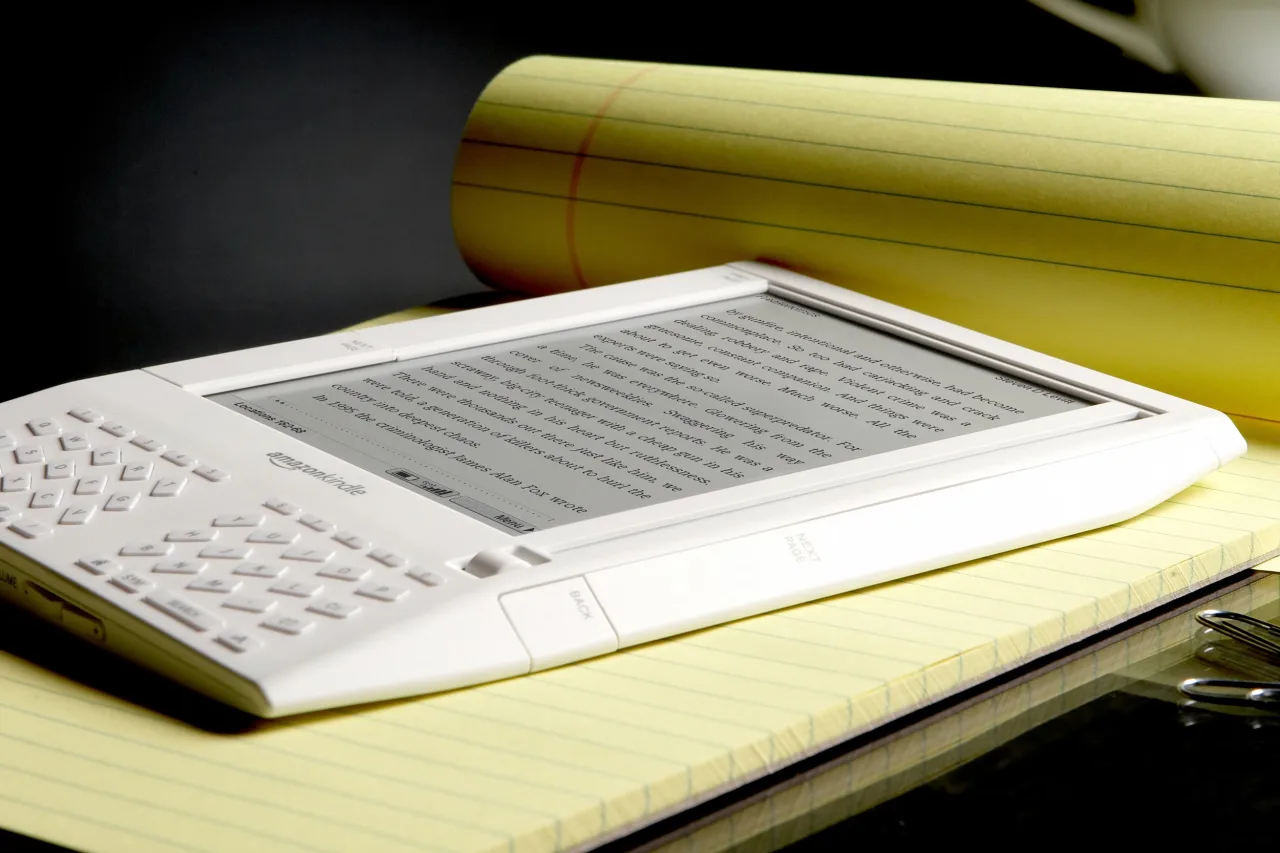 Imagem ilustrativa: Fim da linha: Amazon encerra suporte para modelos antigos de Kindle e tablets Fire