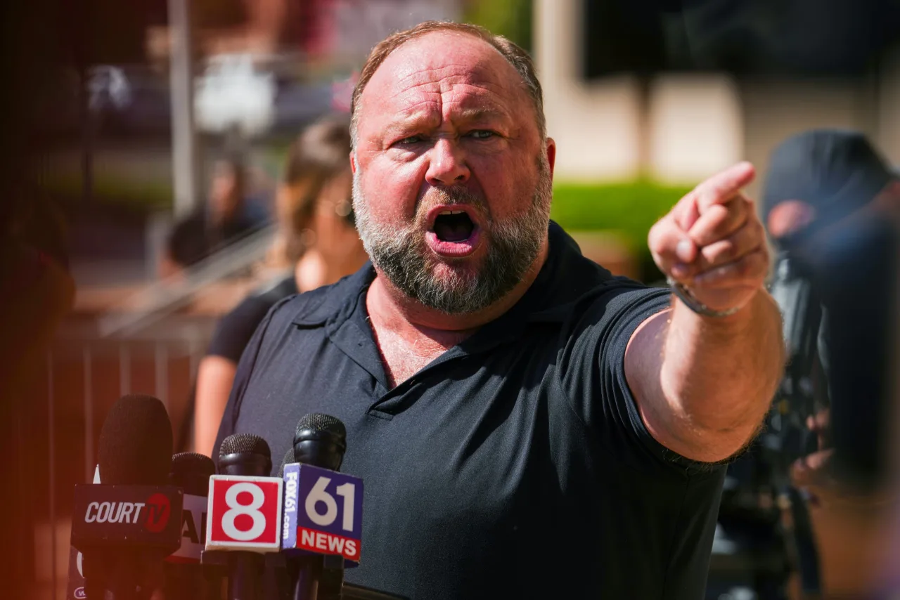 Imagem ilustrativa: Alex Jones revela nova conspiração de proporções globais que promete abalar as estruturas do poder